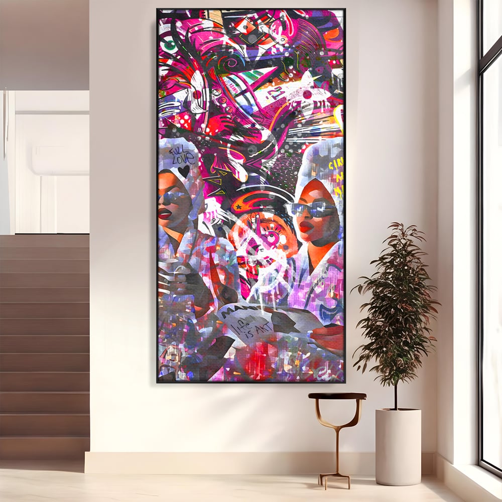 Tablou canvas cu tablou canvas cu femei si graffitti, in rama de aluminiu negru